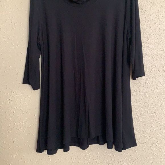 Tahari cut and sew knits tunic 2X - Picture 3 of 6